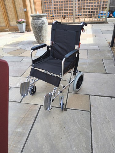 Lightweight manual foldable