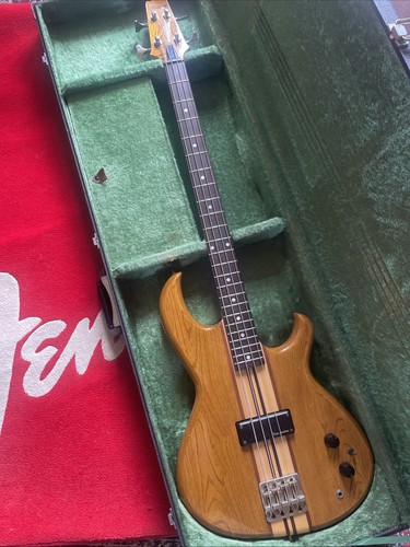 Aria pro 600 bass - pro,