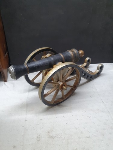 Cast iron firering - cast,