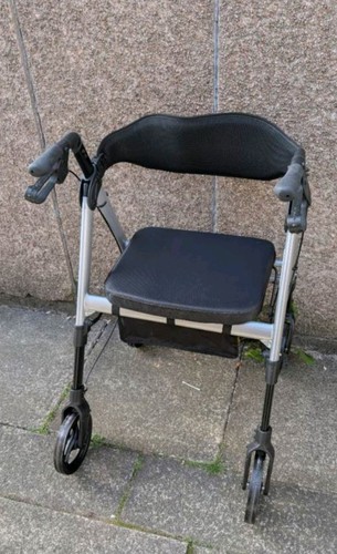Deluxe bariatric four wheeled - deluxe,