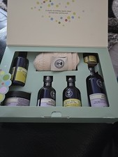 Neal's Yard Remedies Natural &