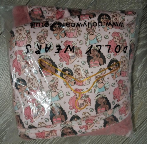 Disney princess dolly - princess, wears