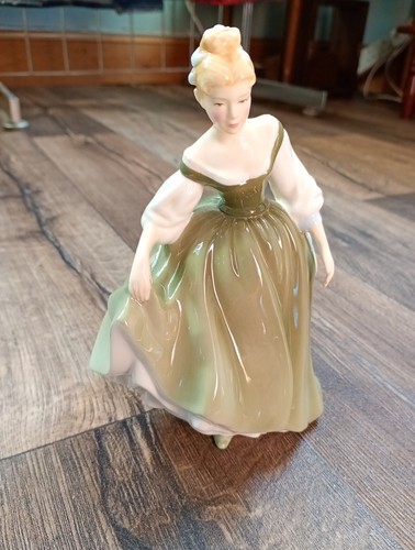 Royal doulton figurine - doulton, pretty