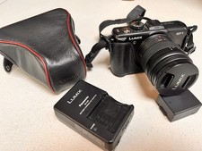 Panasonic LUMIX DMC-GF1 12.1MP Digital Camera - Bundle, 14-45 3.5-5.6, case