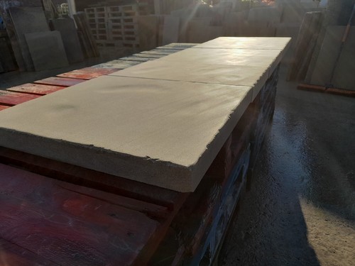 Sawn aged coursed 600mm rndm - sawn,