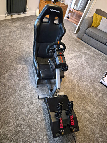 Playseat racing simulator - playseat,