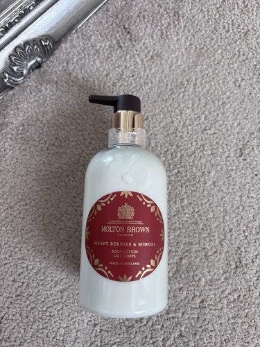 Molton brown merry berries - brown, and