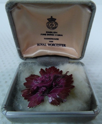 Vintage purple enamel - enamel, lizard