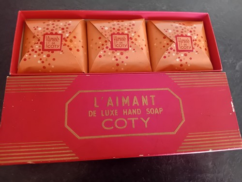 Vtg boxed aimant de luxe - boxed, x