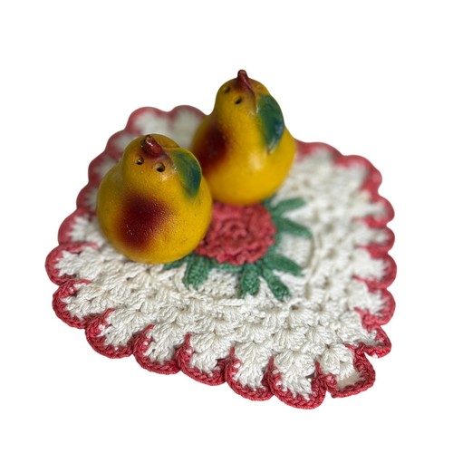 Vtg chalkware pear - salt, &
