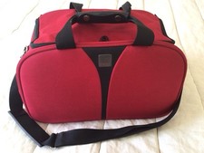 Tripp Red Hold-all With Lock