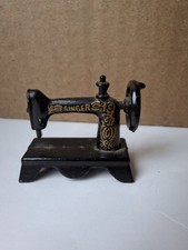 Dollshouse Miniature Singer