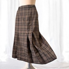Burberrys vintage 90s brown wool tartan plaid midi A-line box pleat preppy skirt