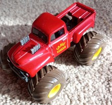 MONSTER JAM GRAVE DIGGER HOT