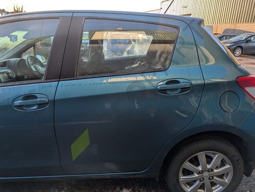 Toyota yaris nsp130 door - toyota,