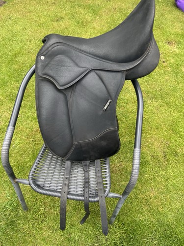 Wintec pro synthetic dressage - wintec,
