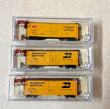 3 x Atlas N gauge 40' plug door box cars Burlington Northern/Green Bay & Western