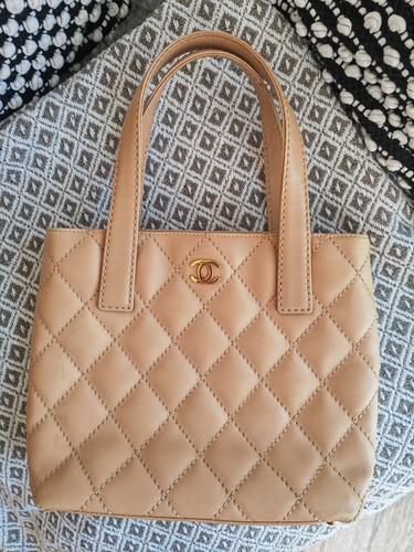 Chanel beige quilted handbag - beige,