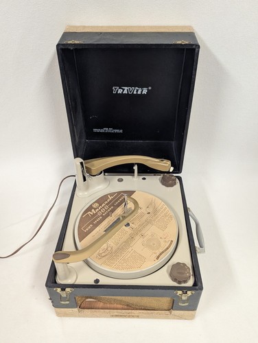 Vintage travler record player - travler,