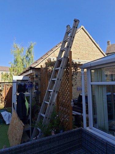 Double extending ladder each - ladder.,