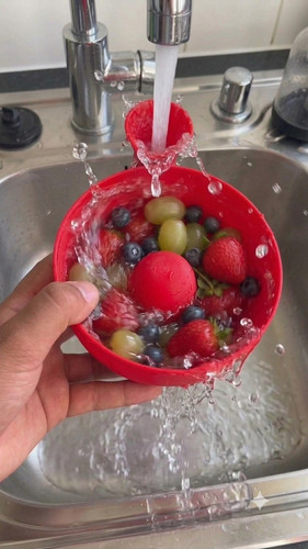 Self spinning berry washing - spinning,