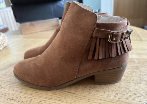 Size tan brown suedette - tan,