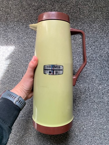 Vintage retro thermos pouring - retro,