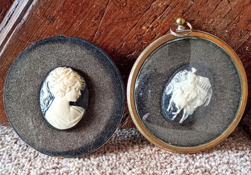 Roman chariot and cameo girl - cameo,