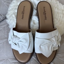 FABULOUS RUSSELL&BROMLEY BOW