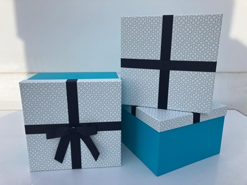 Extra large gift box hamper - /,