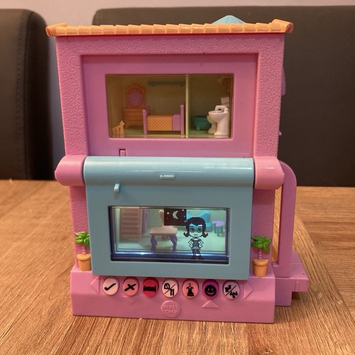 Pixel chix pink - pool, 2