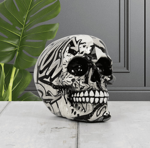 Monochrome graffiti skull - graffiti,