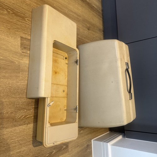 Vintage sewing machine - ,