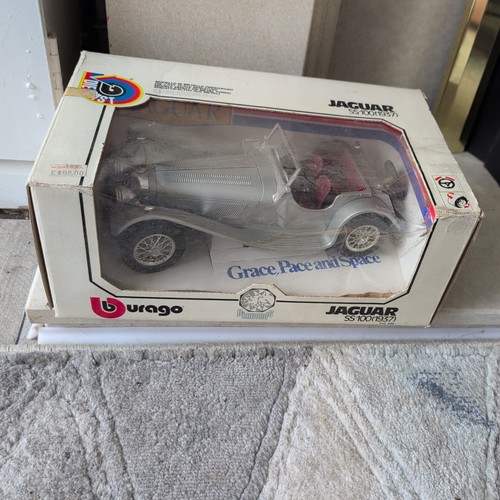 Burago scale 1937 - 1:18, scale;