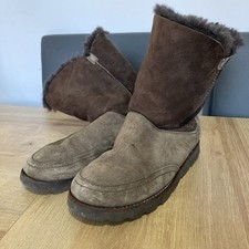 UGG Tasman Dark Brown Short