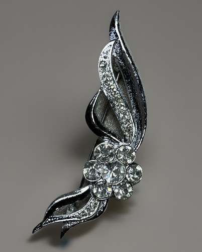 Sparkly clear rhinestone - clear,