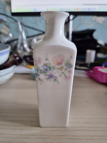 Wedgewood fine bone china - fine,