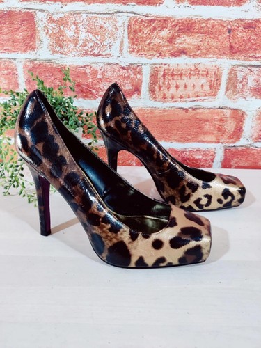 Women next runway - women's, collection