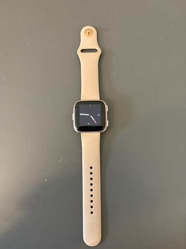 Fitbit versa watch - watch, fully