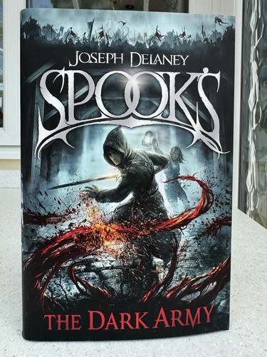 Joseph delaney spook - spook’s, dark