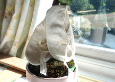 Dainty & Delicate Antique Hand Made Ivory Silk BABY Crib SHOES, Embroidered (1)