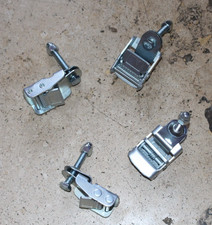 Set of 4  Halfords Bicycle carrier strap clips (Clips only)