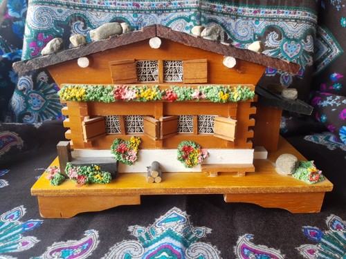 Vintage musical trinket - musical,, box
