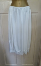 VINTAGE PRETTY WHITE SILKY THICKER NYLON LONG HALF SLIP PRETTY LACE SZ 14-16