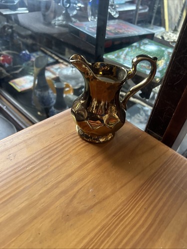 Small vintage wade - wade,