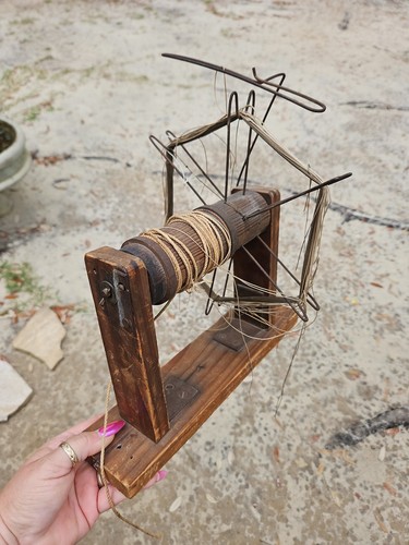 Primitive yarn winder spinner - primitive,