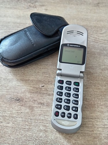 Retro motorola v50 flip - motorola, phone