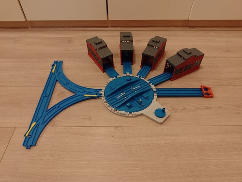 Engine sheds and turntable - sheds,