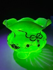 ANTIQUE OPALESCENT VASELINE