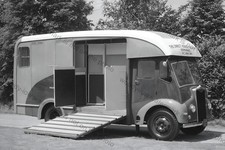 CV137 - The Direct Horse Transport of Newmarket Horse Box - photograph 6" x 4" 